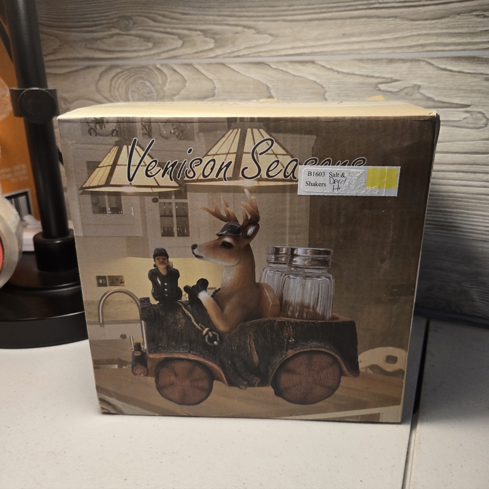 Open Box DWK Corp. Novelty Deer Hunting Salt and Pepper Shakers Caddy